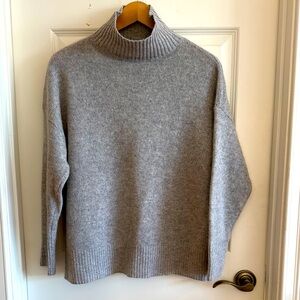 360 Cashmere gray mock neck cashmere sweater size xs